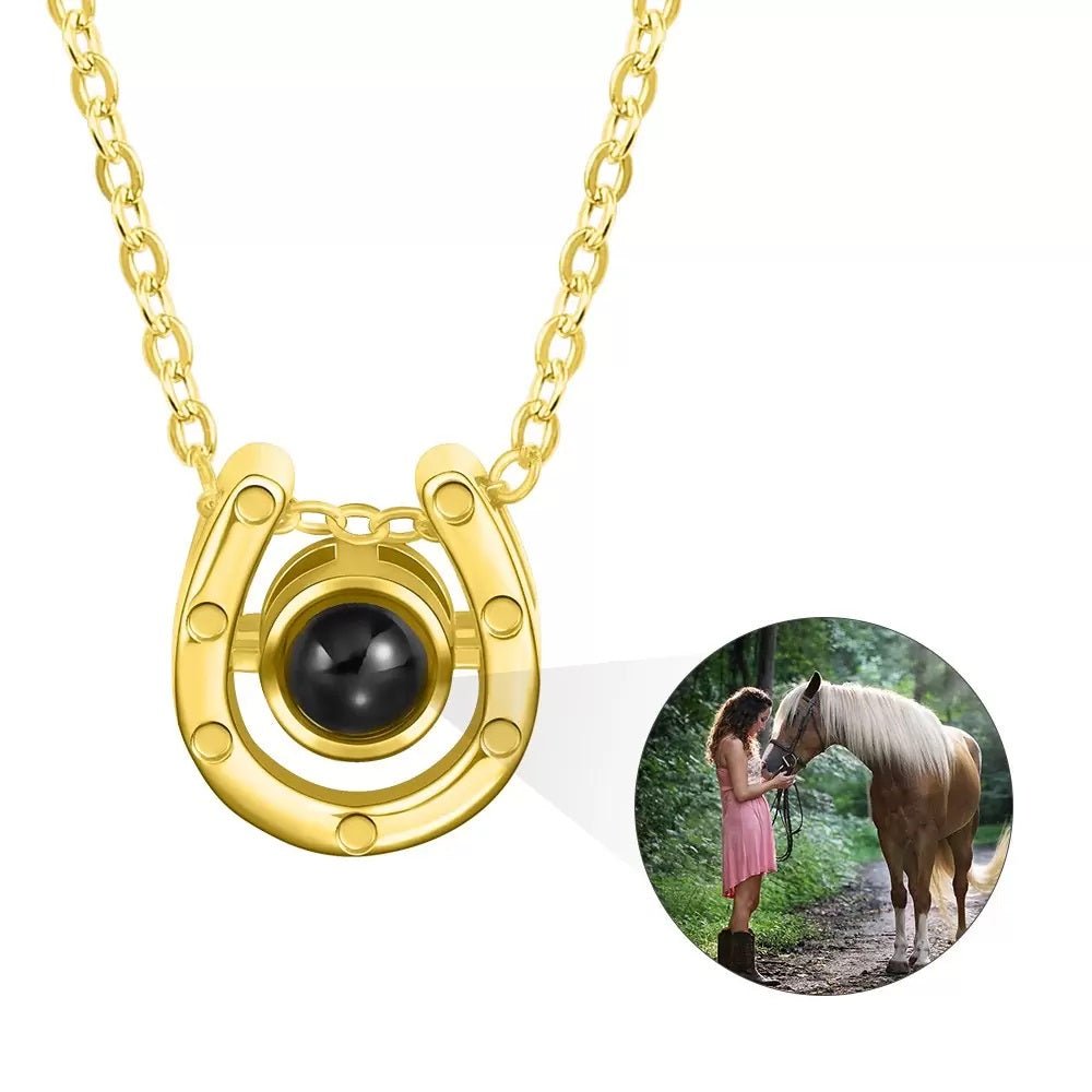 Horseshoe Projection Necklace - United Bracelets